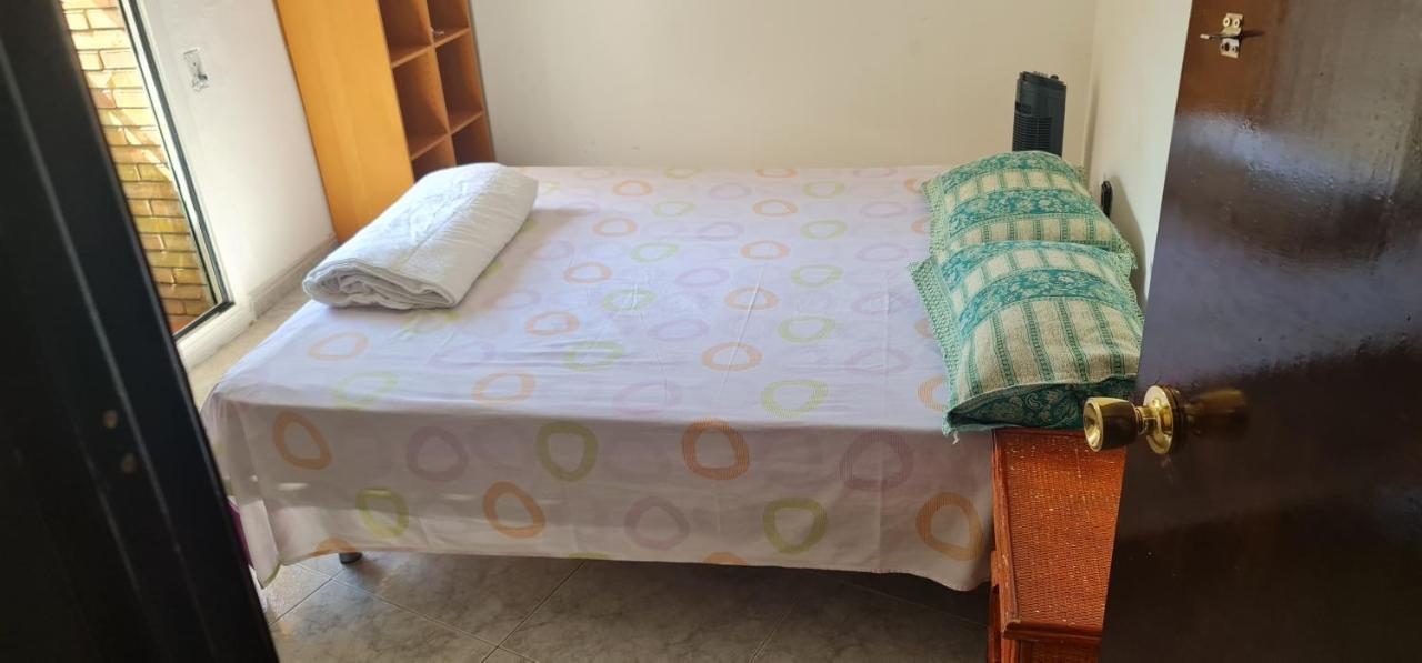 Sunny Room In A Shared Apartment In ルビー エクステリア 写真